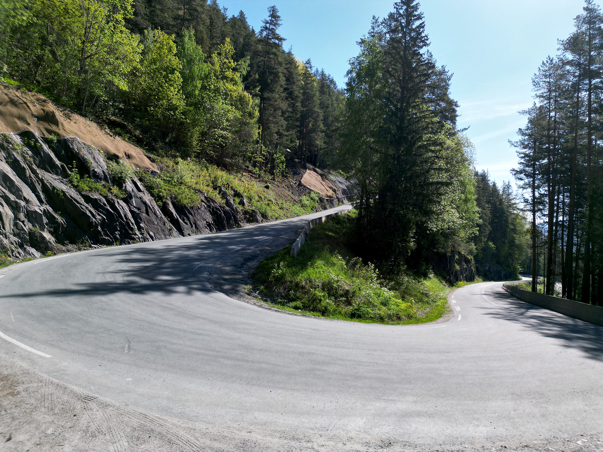 En av de krappe svingene i Eidsborgkleivane, bildet viser svingen