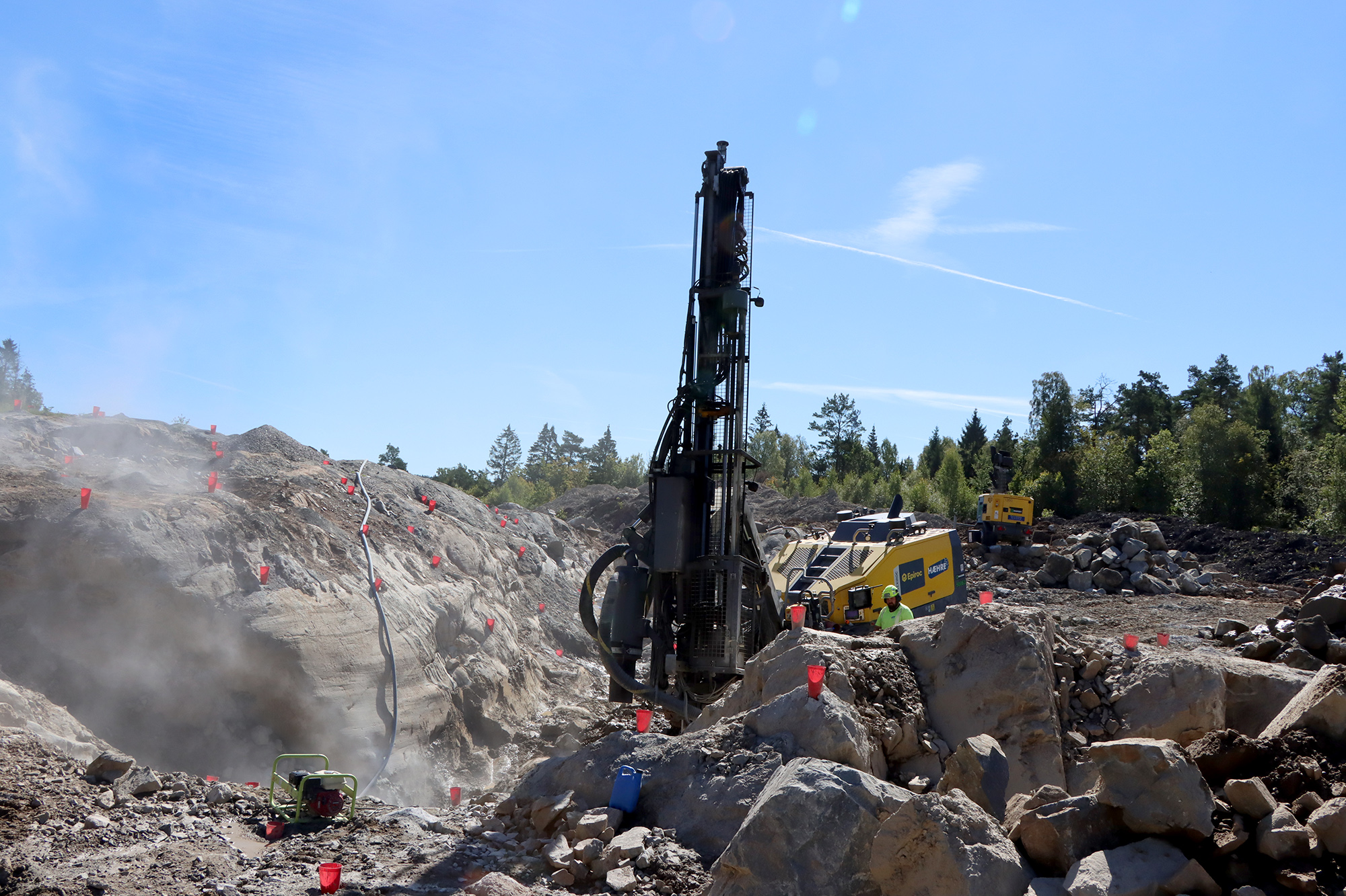 Borerigg som borer på den siste biten på første parsell på Gassvegen