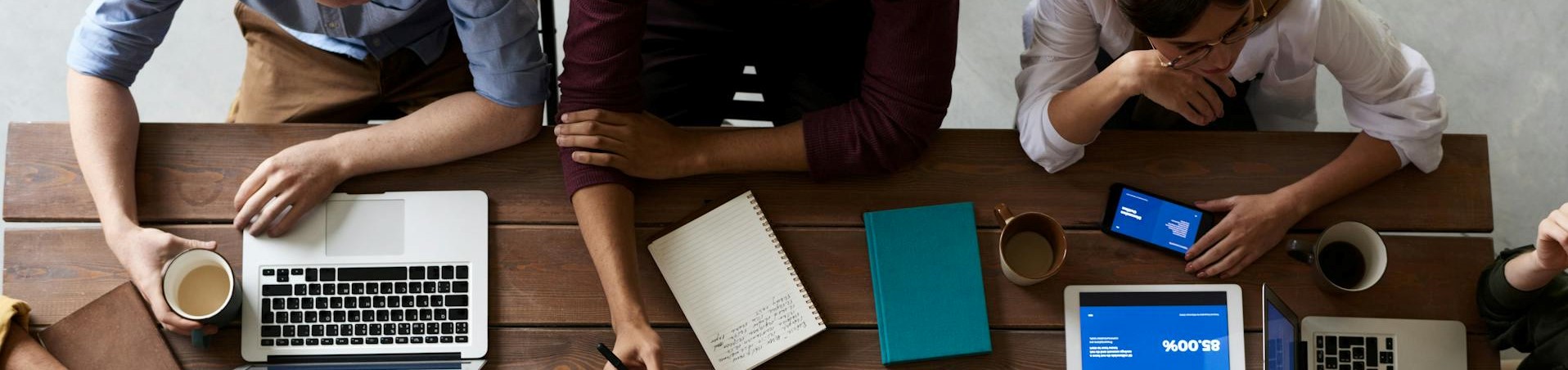 Samarbeid rundt møtebord - illustrasjonsbilde. Foto: Marita Nilsen